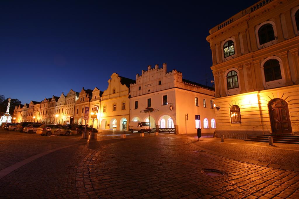 Hotel Bily Konicek Třeboň Exterior foto