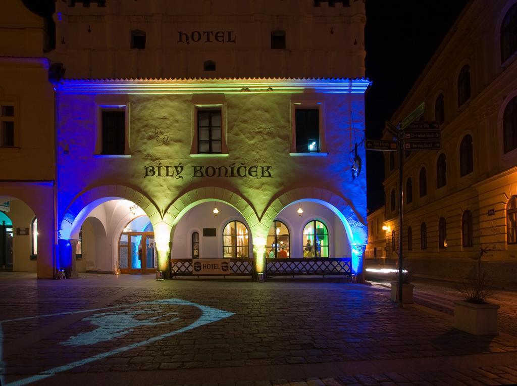Hotel Bily Konicek Třeboň Exterior foto